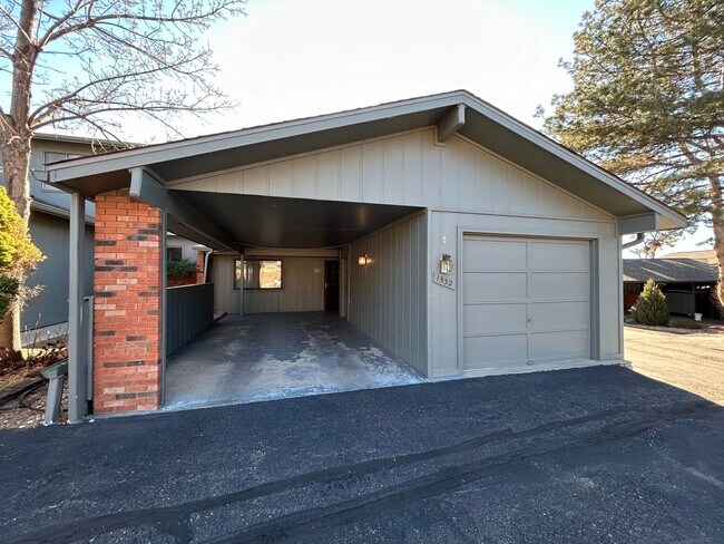 Building Photo - 2 Bed Fort Collins Townhome with Garage & Premium Amenities