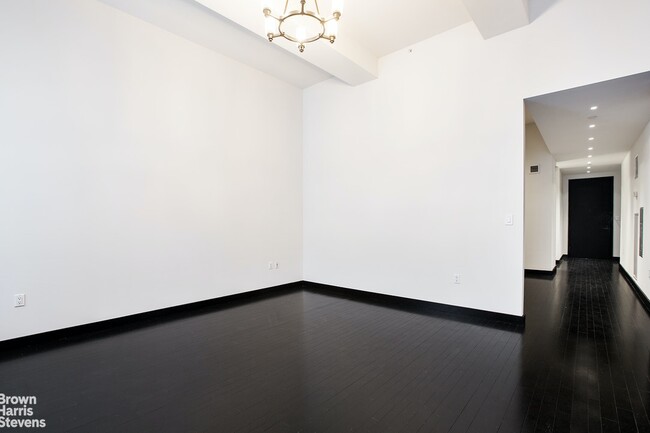 Building Photo - Best Deal Luxury Alcove Studio!