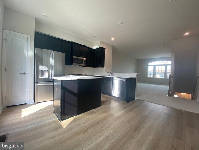 Building Photo - 1010 Trestle Dr