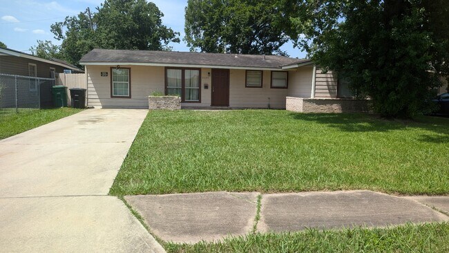 Foto del edificio - 6139 Ridgeway Dr