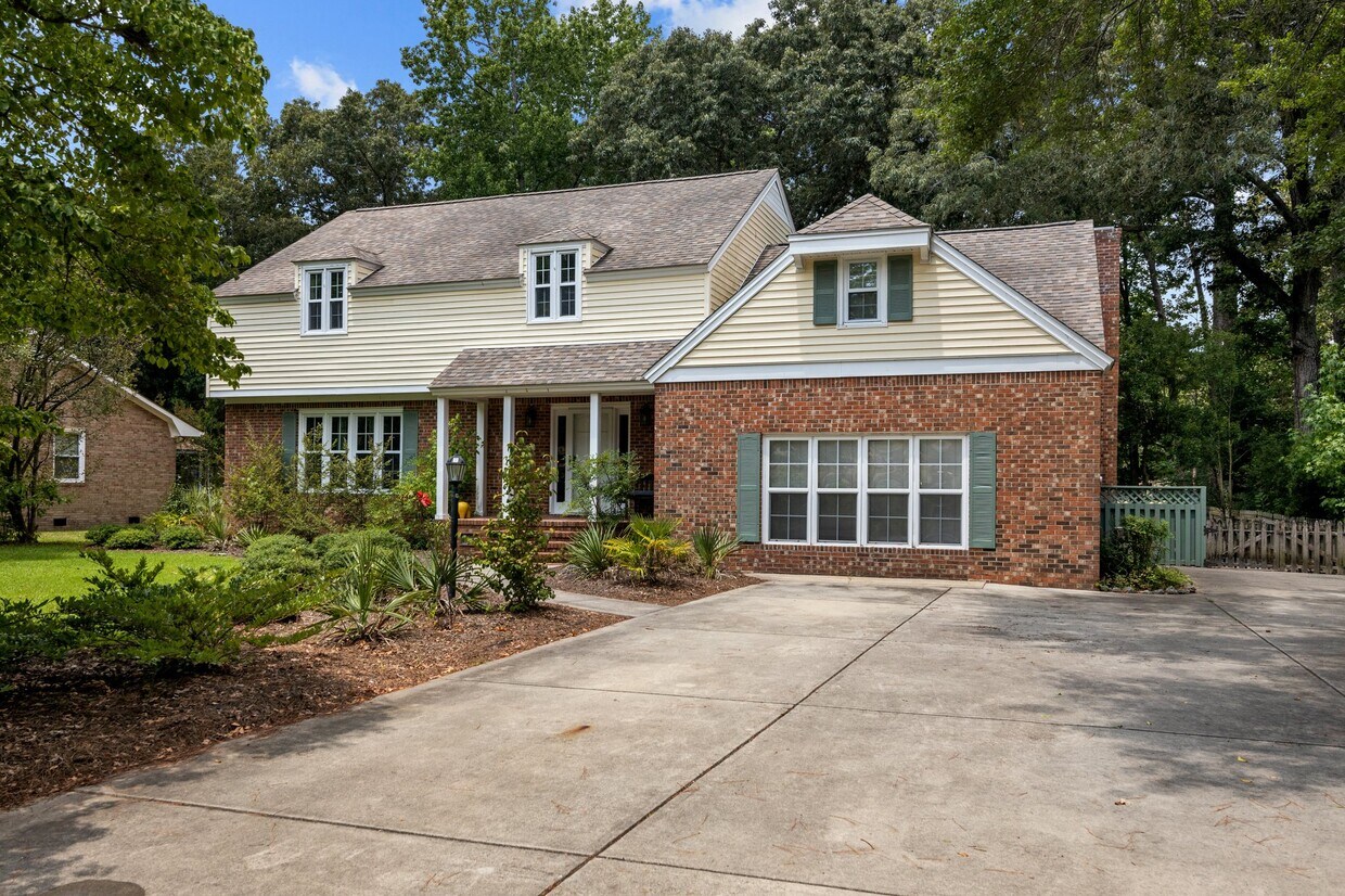 Primary Photo - 327 Plantation Dr