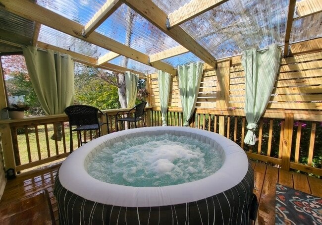 Foto del edificio - 118 Tasha St