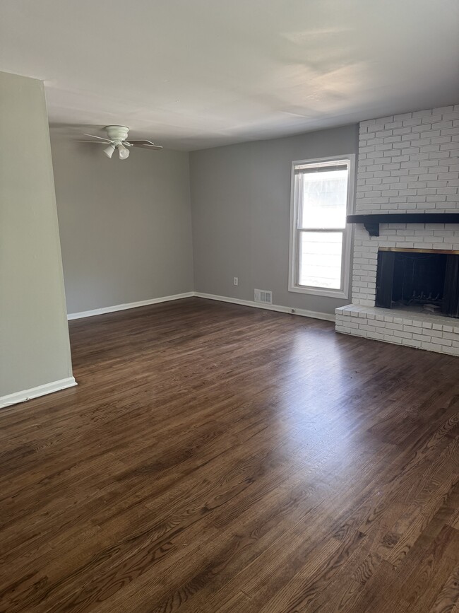 Building Photo - 7108 W 67th St