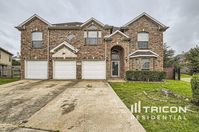 Building Photo - 5001 Pallas Ct