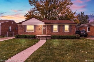 Building Photo - 11037 Mayfield St