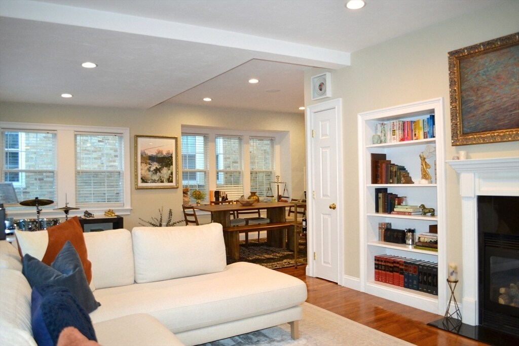 Foto principal - 42 Robinwood Ave