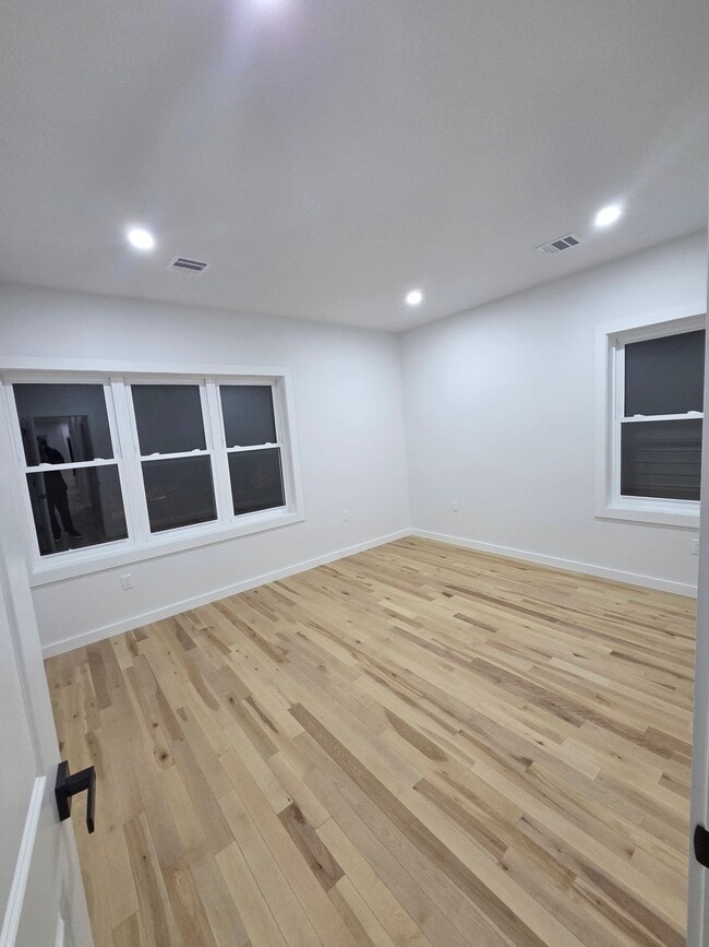 Building Photo - 9 Voorhees St
