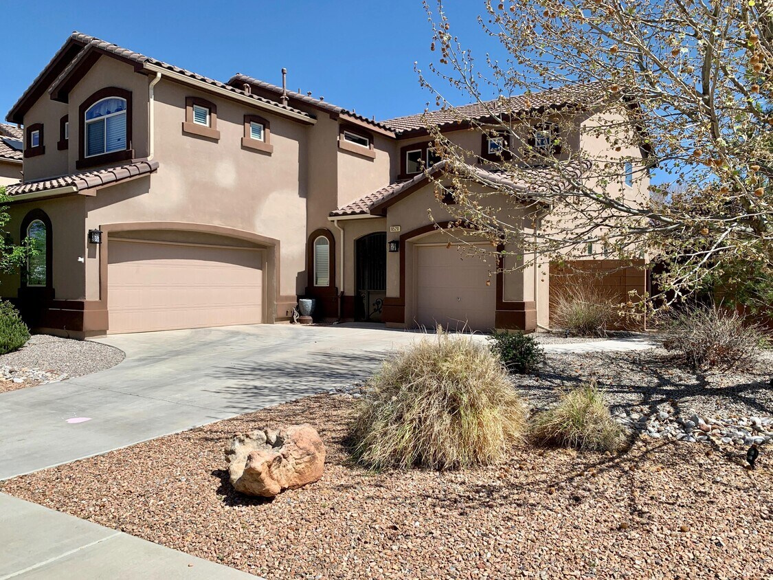 Foto principal - 8520 Hawk Eye Rd NW
