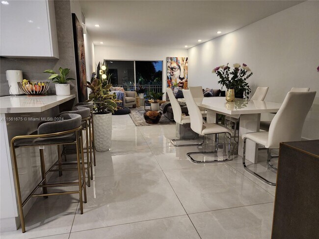 Foto del edificio - 1631 NE 114th St