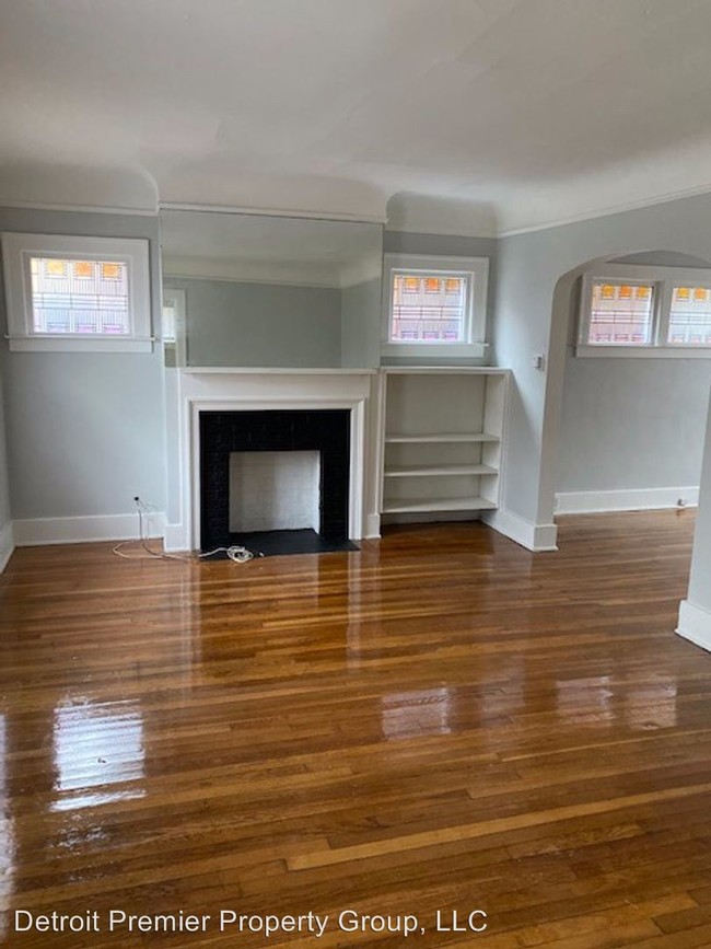 Building Photo - 3 br, 1 bath House - 16153 Parkside St.
