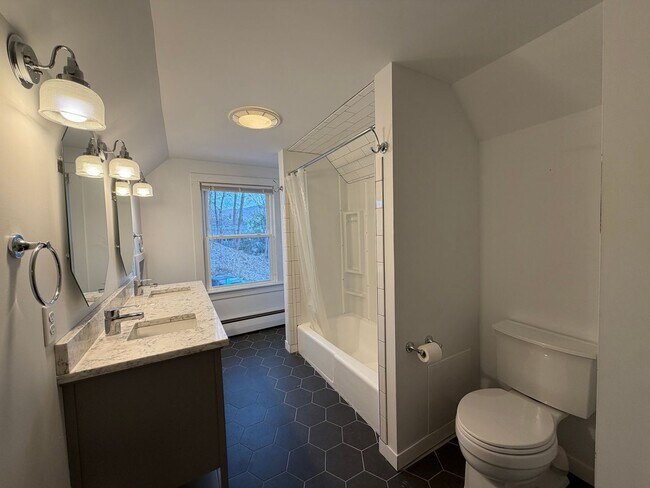 Foto del edificio - COMING SOON - Single Family Home in North Adams