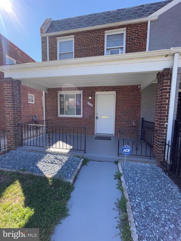 Primary Photo - 428 19th St NE
