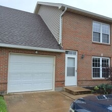 Building Photo - 2911 Miamiview Ct