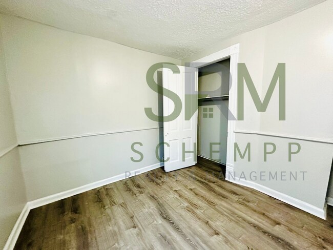 Foto del edificio - Spacious 2-3 bedroom home in Park Hill- Section 8 accepted