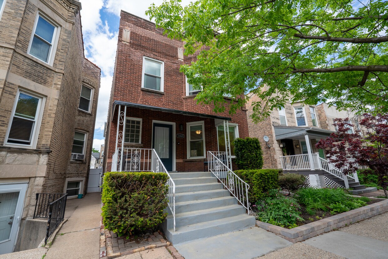 Foto principal - 1460 W Foster Ave