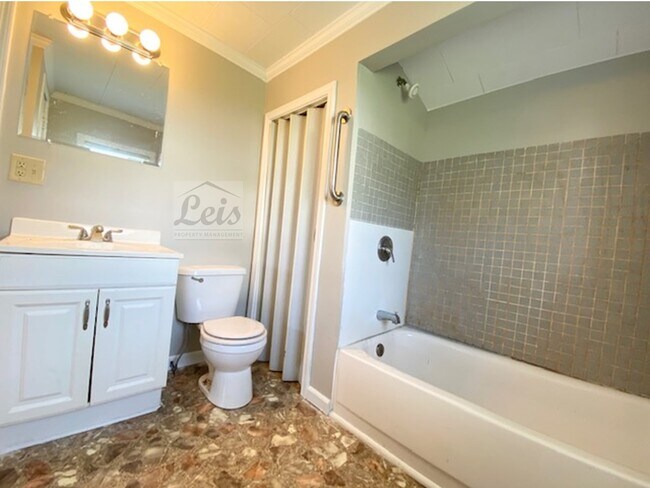 Building Photo - 183 N Main St