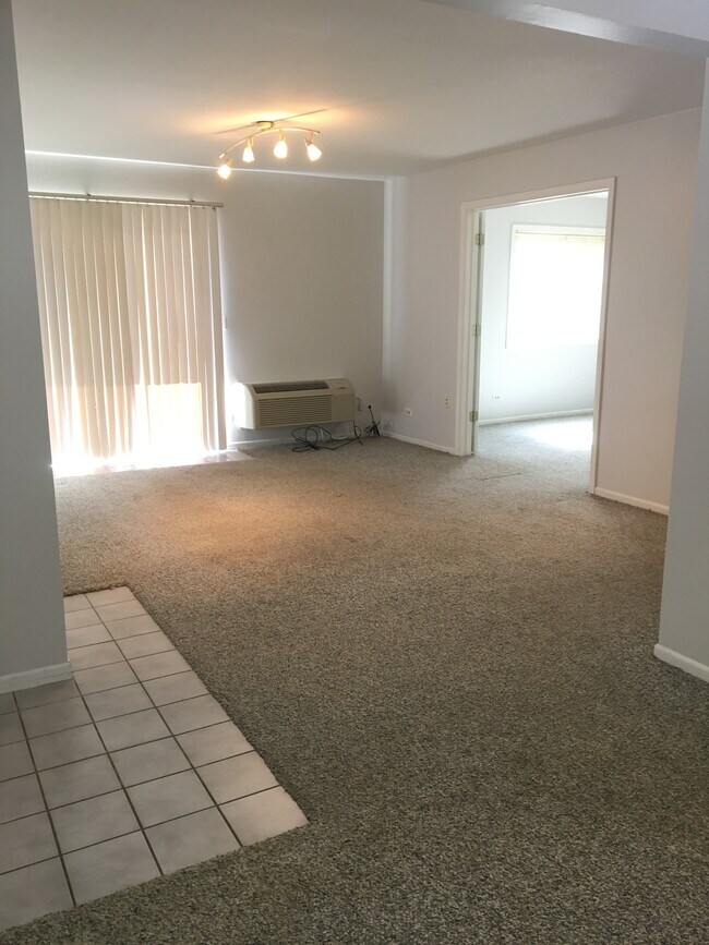 Foto del edificio - 820 N Lakeside Dr