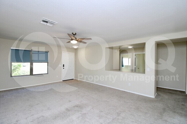 Foto del edificio - 3033 W Blue Sky Dr