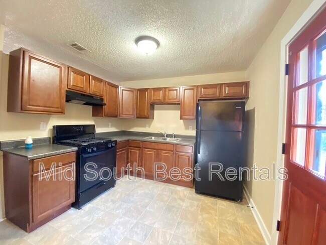 Foto del edificio - 13 Hiland Pl