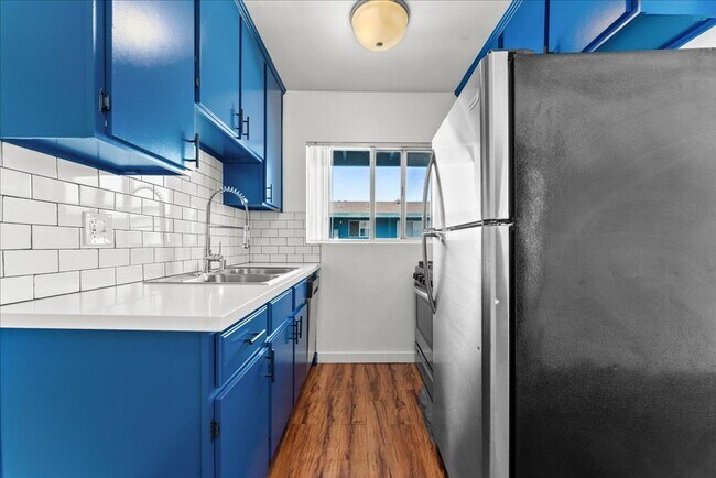 Foto del edificio - 7733 Laurel Canyon Blvd