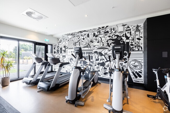 Gym - 8405 Place Saint-Charles