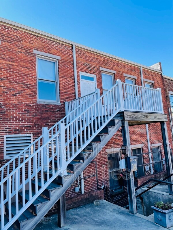 224 Paradise Ln Unit 200, South Boston, VA 24592 Condo for Rent in