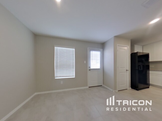 Building Photo - 11860 Mancos Trail Rhome TX