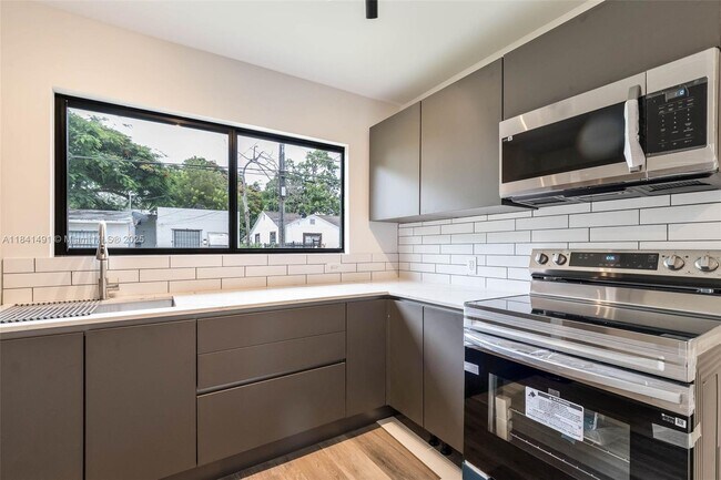 Foto del edificio - 25 NW 78th St