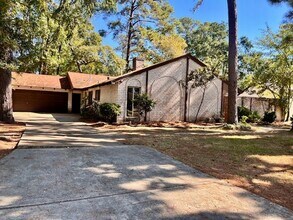 Building Photo - 1914 Indian Shores Rd