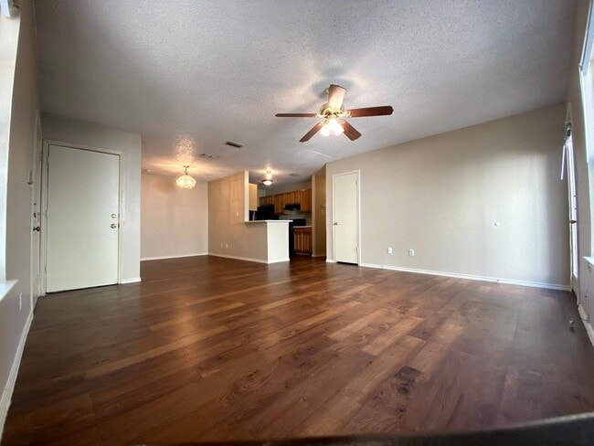 Building Photo - 9205 Shadow Crest, Converse, TX. 78109