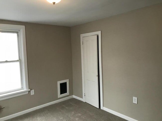 Foto del edificio - 6841 Huntingdon street