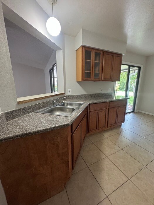 Foto del edificio - 1604 Pendleton St