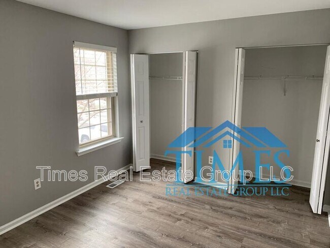 Photo - 690 Metro Ct House