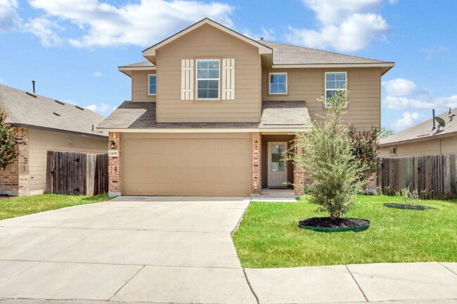 Building Photo - "Spacious 5-Bedroom Sanctuary with 2.5 Bat...