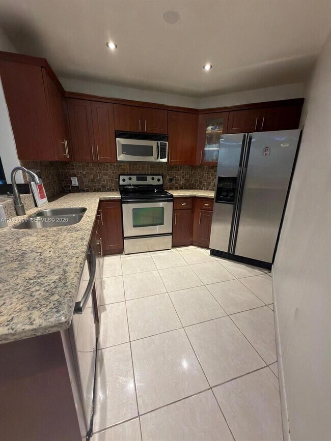 Foto del edificio - 9443 Fontainebleau Blvd