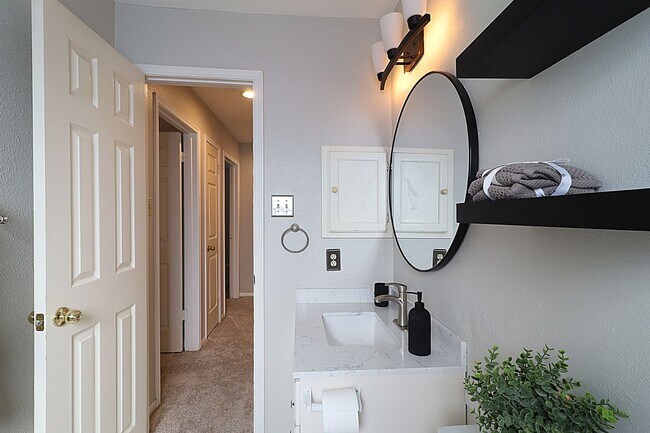 Building Photo - 3510 Cypressdale Dr