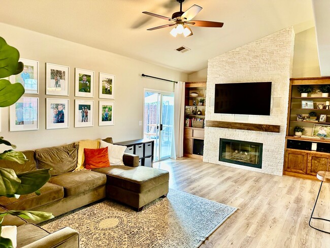 Foto del edificio - Beautifully Updated North Clovis 3/2