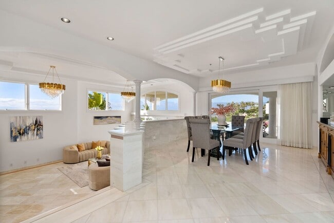 Building Photo - Hawaii Ridge Getaway: Luxury Home w/ Pool,...