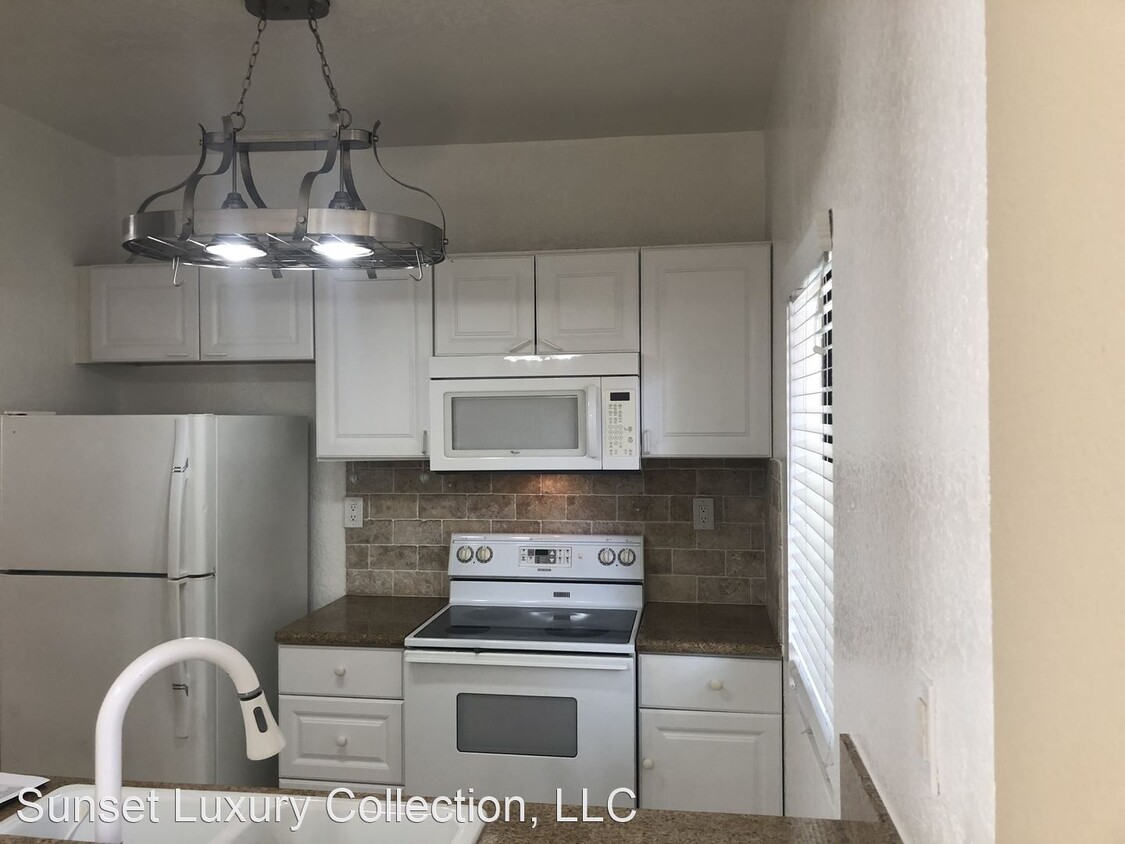 1 br, 1 bath House - 7632 Topanga Canyon B... Photo