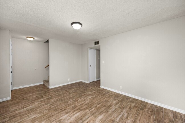Foto del edificio - 11002 Hammerly Blvd