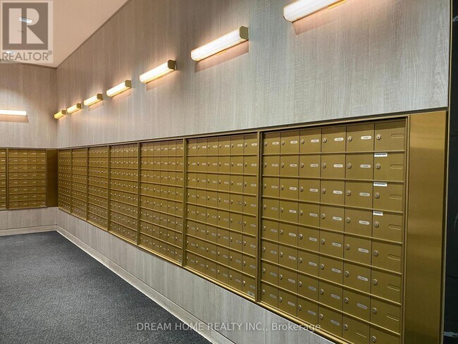 Photo du bâtiment - 950 Portage Pkwy