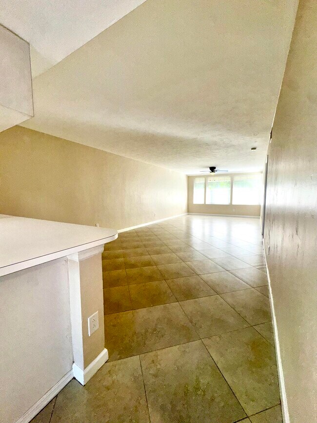 Building Photo - 1708 Palm Beach Trace Dr