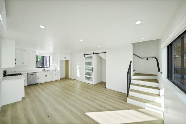 Foto del edificio - 4935 Cloud Ave