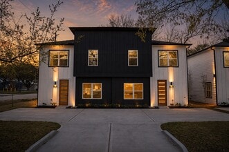 Building Photo - 8805 Parkway Dr