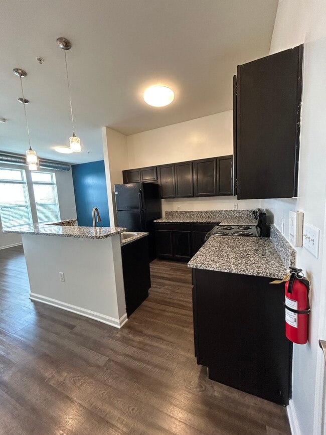 3BR Kitchen - 632MLK