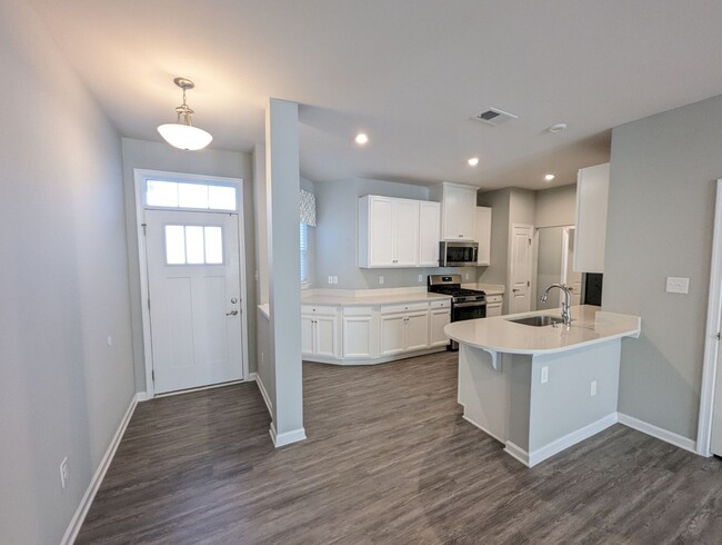Building Photo - 3456 Foxglove Dr