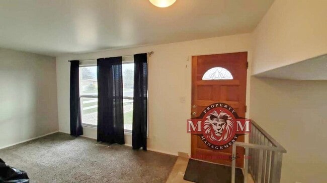 Building Photo - 3 Bd 1.5 Bath Home