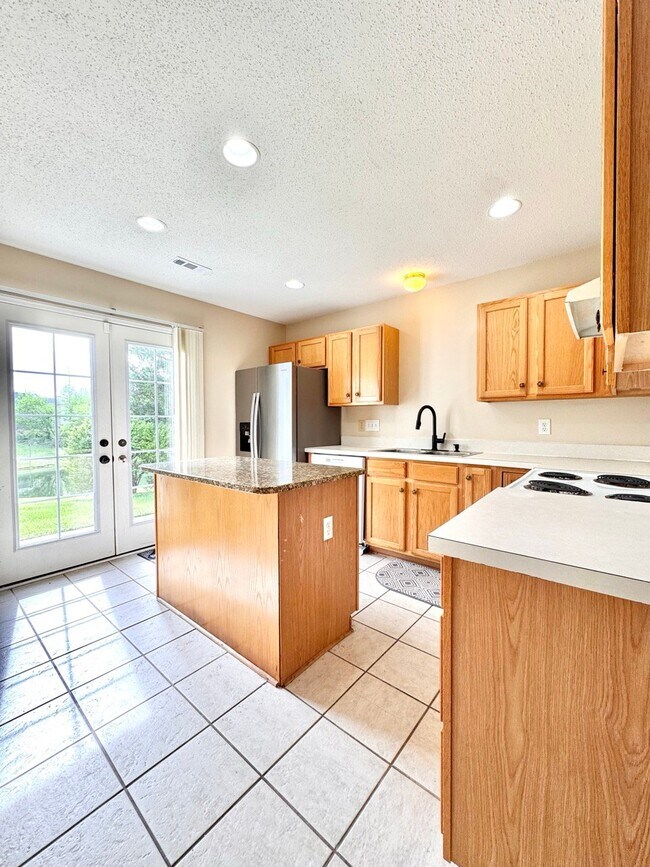 Foto del edificio - 4437 Carly's Way