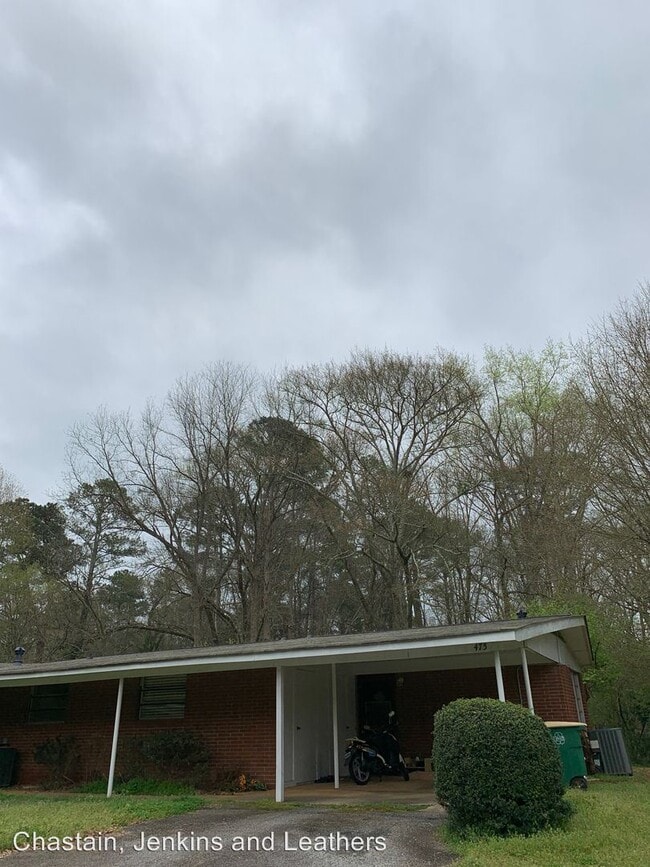 Building Photo - 400 Venita Dr