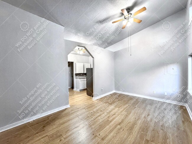 Building Photo - 1108 W McCarty Ln